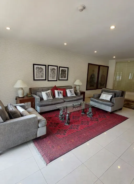 Photo 1 of listing DA-997335: 2-bedroom condo (150 sq.m.) at Baan Ananda Condo Sukhumvit 61