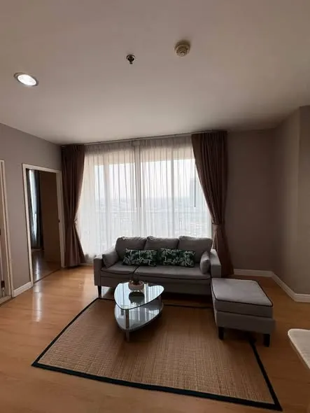 Photo from a listing at Life @ Sukhumvit 65