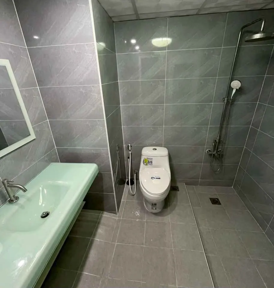 Photo from a listing at Silom Suite Condominium