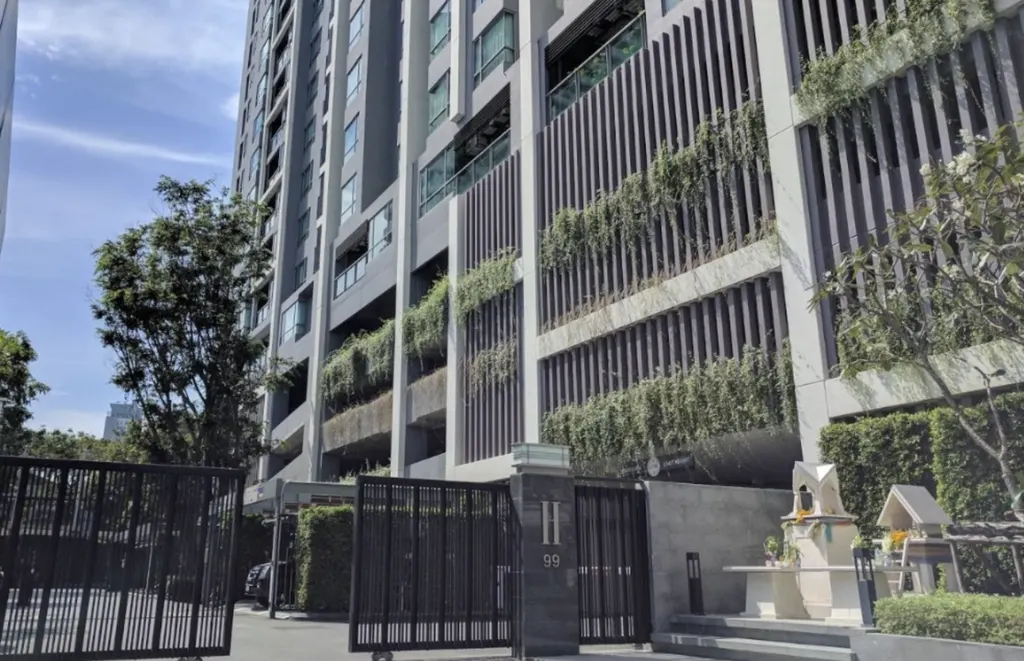The H Sukhumvit 43 building