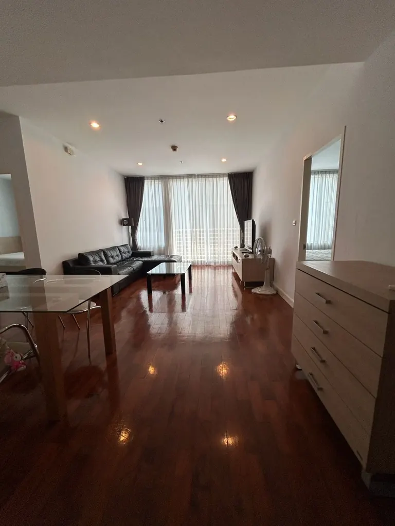 Photo from a listing at Siri Residence Sukhumvit