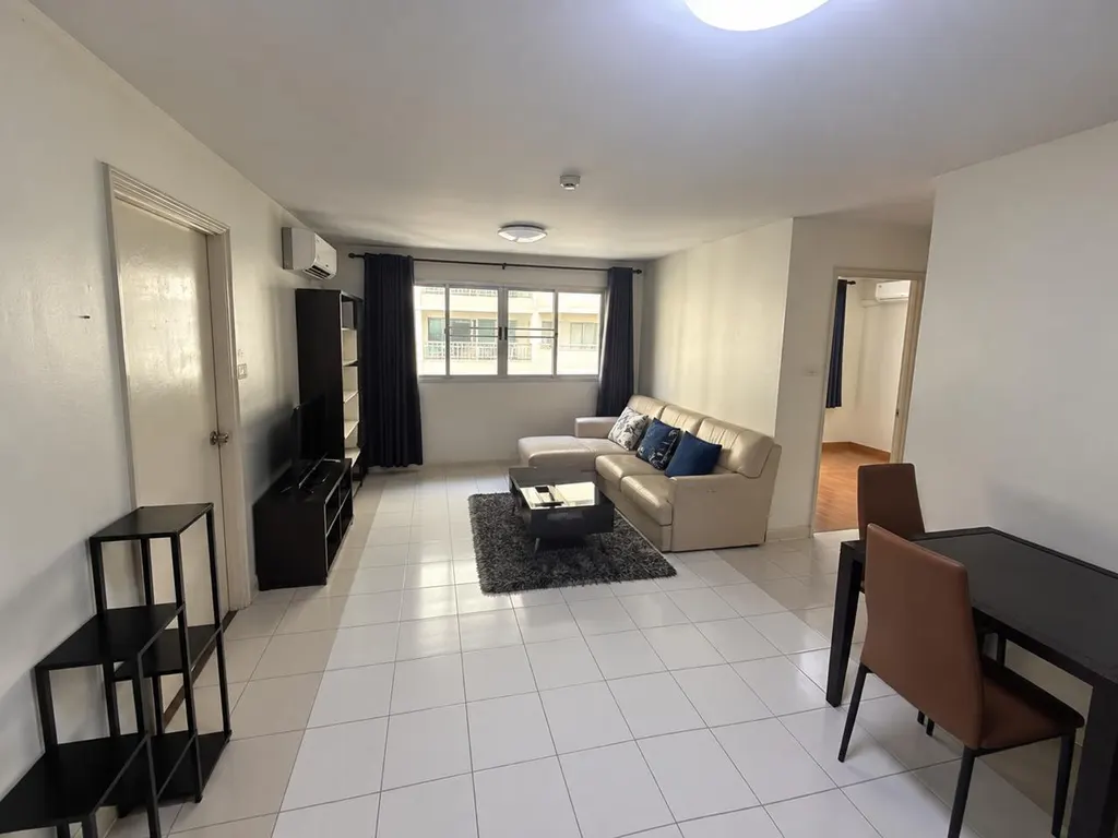 Photo from a listing at Lumpini Center Sukhumvit 77