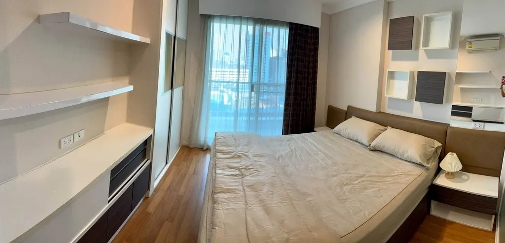 Photo from a listing at Lumpini Place Rama 9–Ratchada