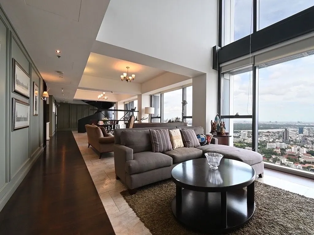 Photo from a listing at The Met Sathorn