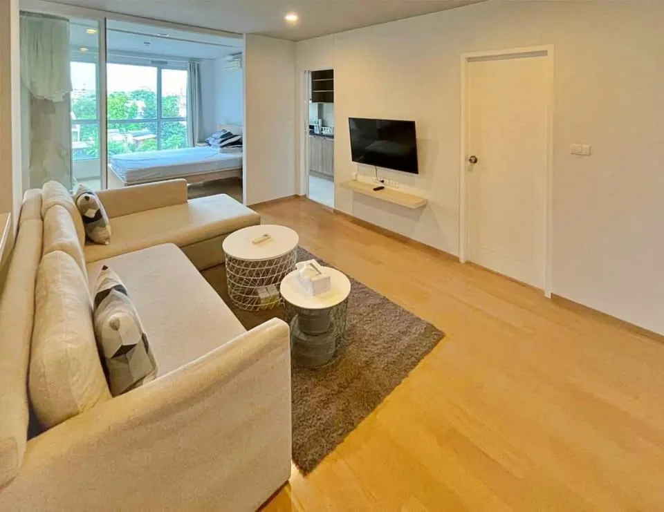 Photo from a listing at Hive Sukhumvit 65