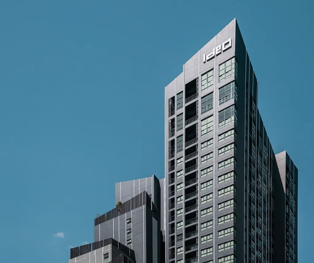 Photo from a listing at Ideo Sathorn-Wongwian Yai