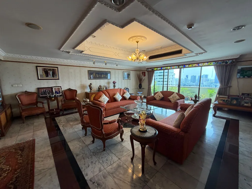 The Oriental Towers Condominium building