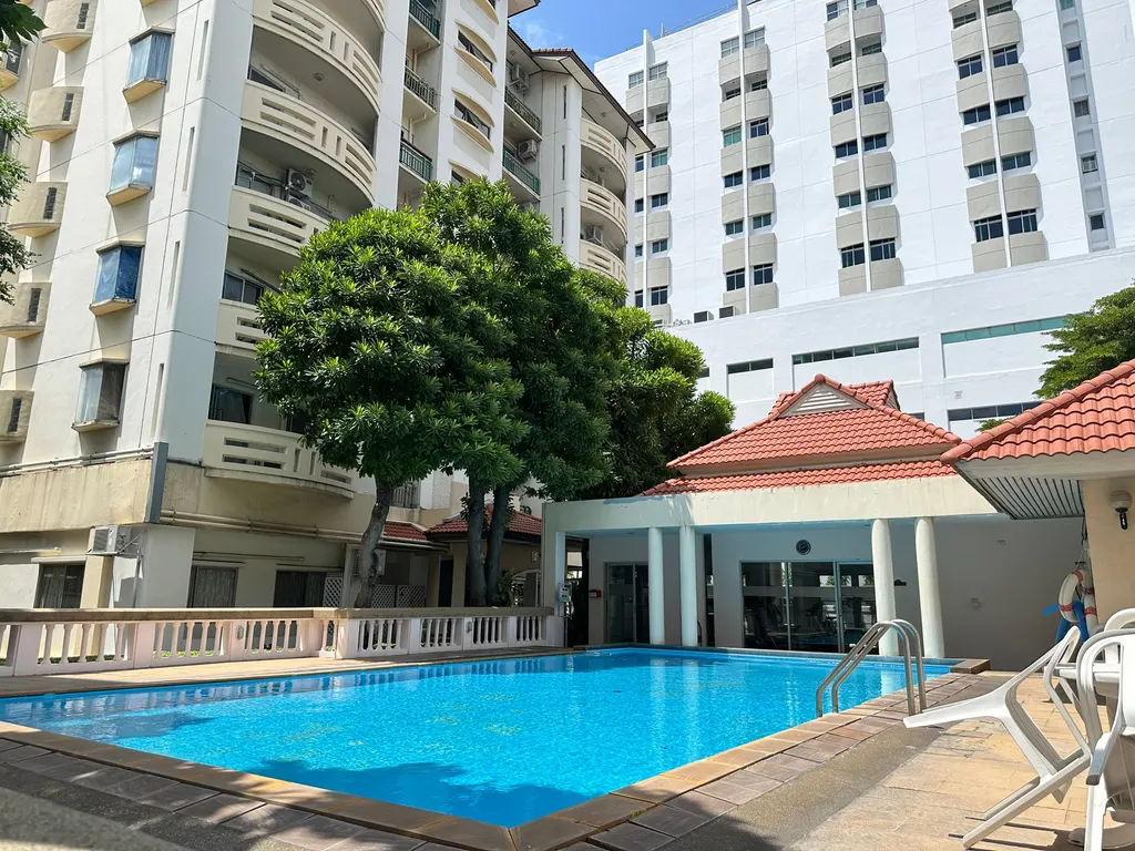 Photo from a listing at Greenpoint Prachachuen Condominium