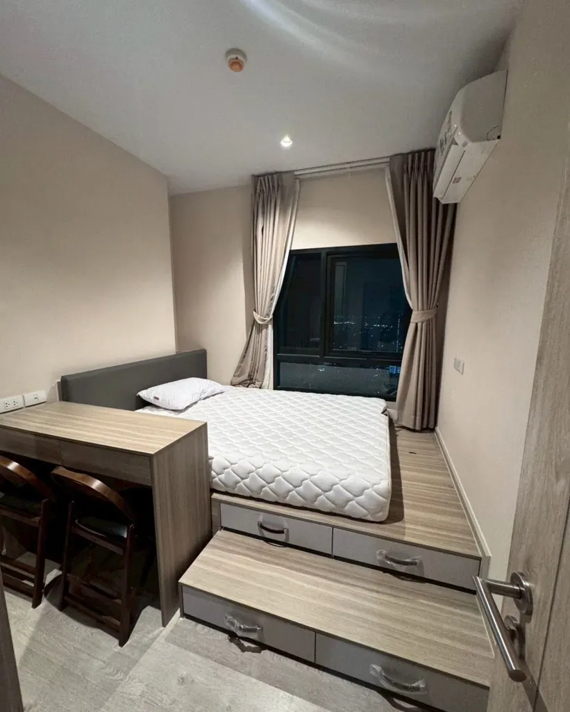Photo from a listing at Altitude Unicorn Sathorn-Tha Phra
