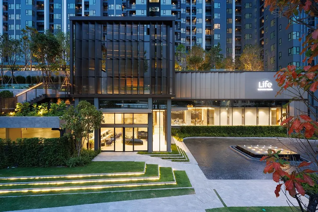 Photo from a listing at Life Sathorn Sierra