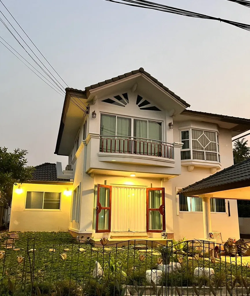 Photo from a listing at Supalai Grand Lake