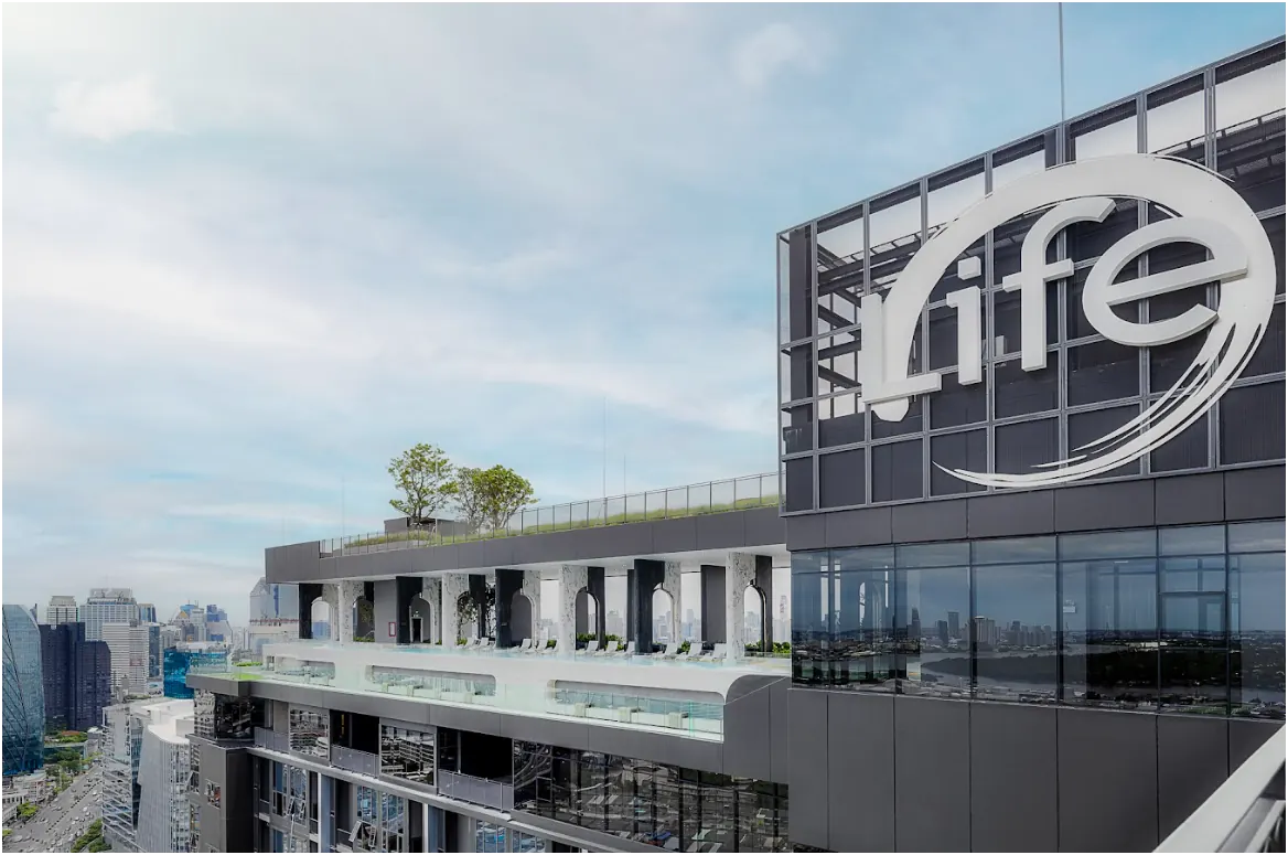 Photo from a listing at LIFE Rama 4 - Asoke